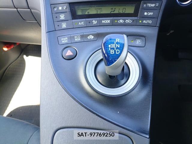 Toyota PRIUS 2011-07 8434181-11