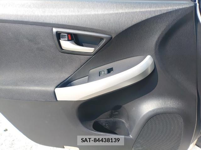 Toyota PRIUS 2013-07 8434182-12