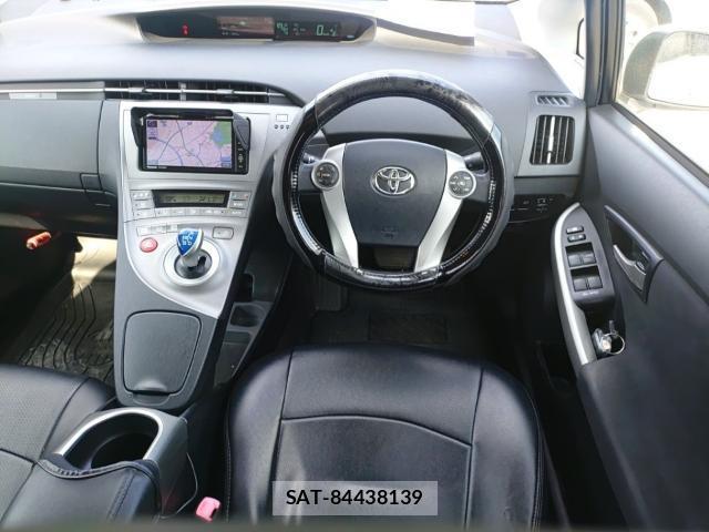 Toyota PRIUS 2013-07 8434182-2