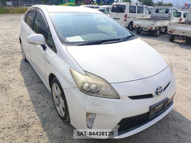 Toyota PRIUS 2013-07 8434182-3