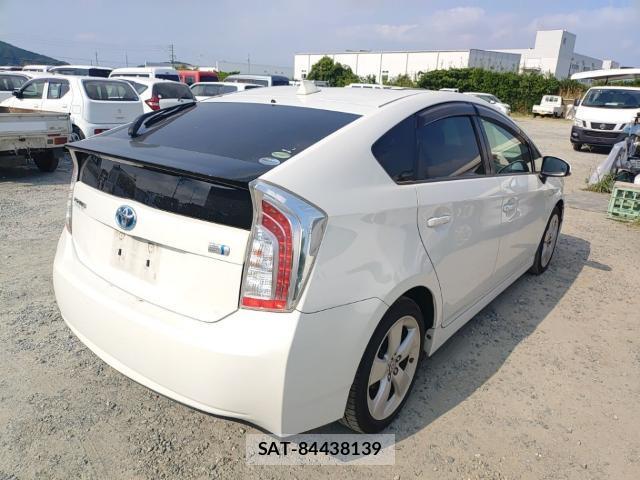 Toyota PRIUS 2013-07 8434182-4