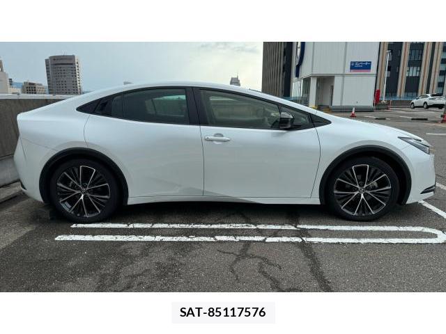Toyota PRIUS 2023 8434304-2