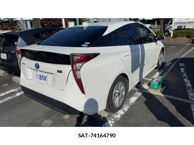 Toyota PRIUS 2016 8434407-15