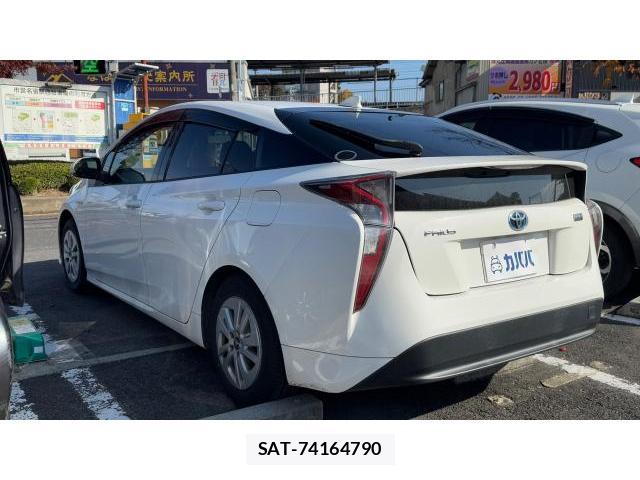 Toyota PRIUS 2016 8434407-16