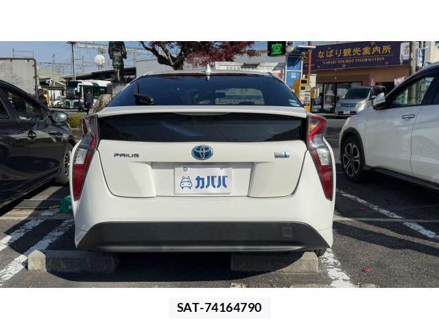 Toyota PRIUS 2016 8434407-3