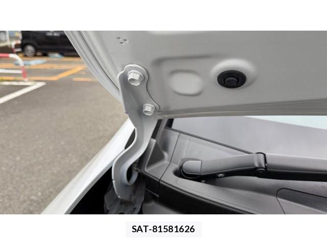 Toyota PRIUS 2024-11 8434510-11