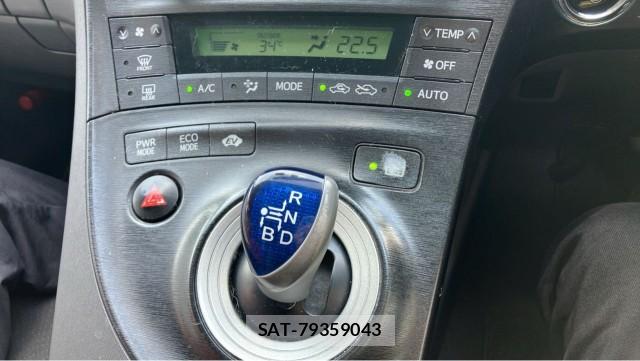 Toyota PRIUS 2010-08 8434742-14