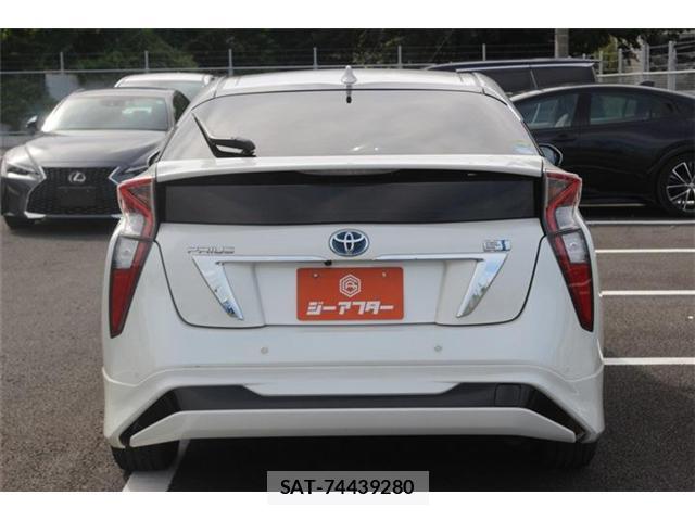 Toyota PRIUS 2016-03 8434939-10