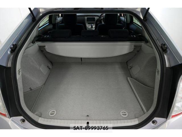 Toyota PRIUS 2013-06 8435096-10
