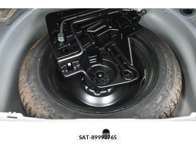 Toyota PRIUS 2013-06 8435096-11