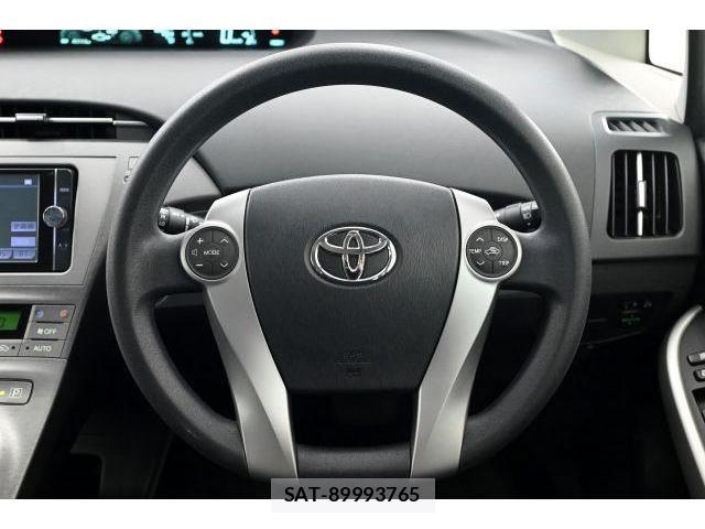 Toyota PRIUS 2013-06 8435096-14