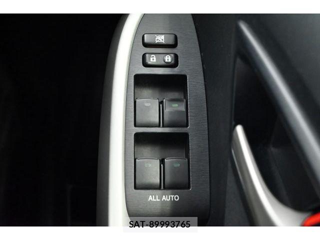 Toyota PRIUS 2013-06 8435096-19