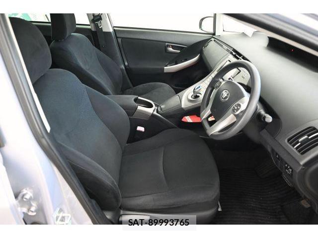 Toyota PRIUS 2013-06 8435096-6