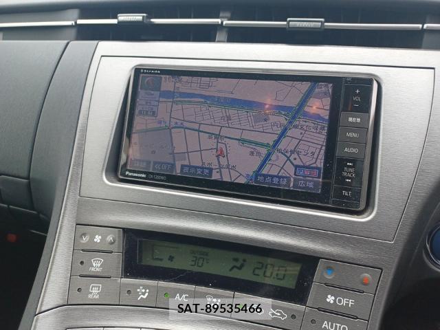 Toyota PRIUS 2014-07 8435239-10