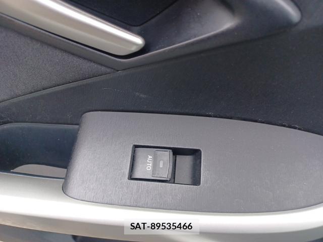 Toyota PRIUS 2014-07 8435239-12