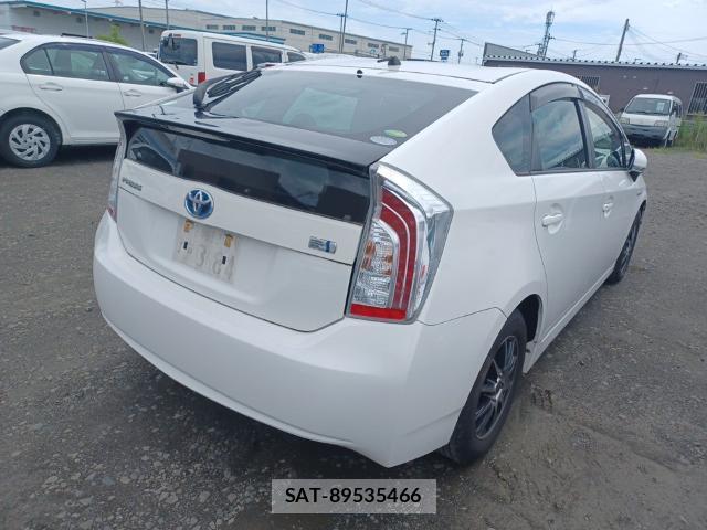 Toyota PRIUS 2014-07 8435239-4
