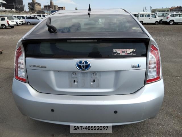 Toyota PRIUS 2013-07 8435256-1