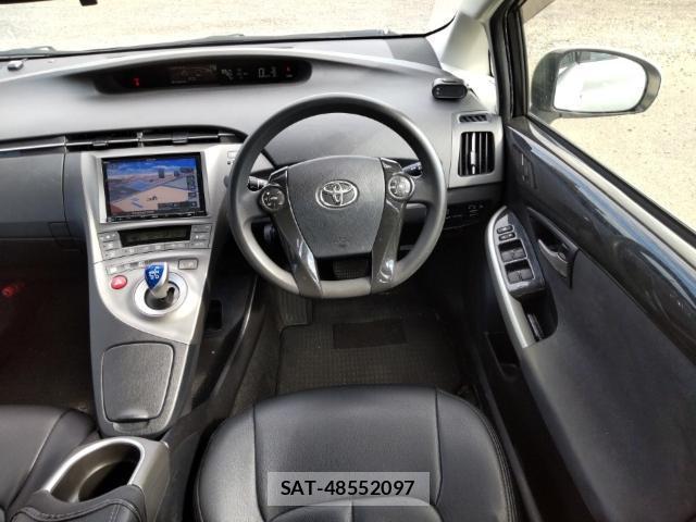 Toyota PRIUS 2013-07 8435256-2