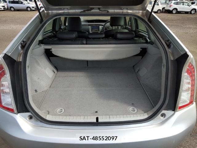 Toyota PRIUS 2013-07 8435256-7
