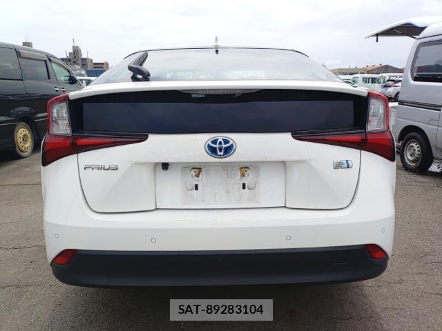 Toyota PRIUS 2019-08 8435273-1