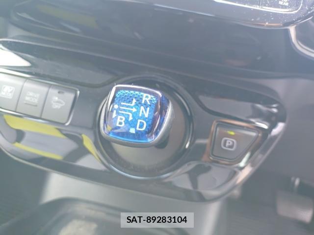 Toyota PRIUS 2019-08 8435273-11
