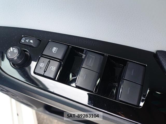 Toyota PRIUS 2019-08 8435273-13