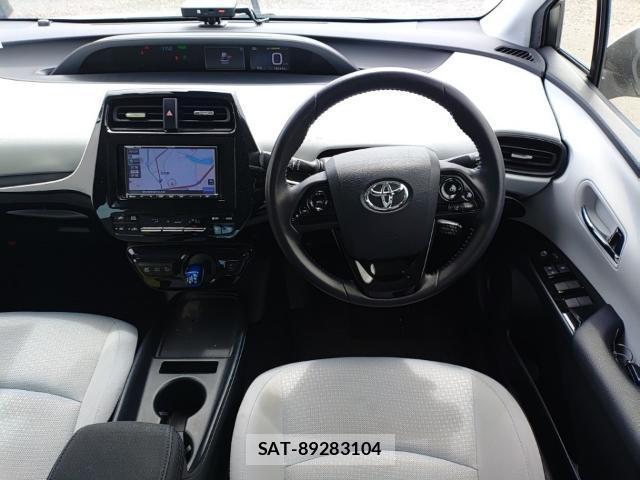 Toyota PRIUS 2019-08 8435273-2