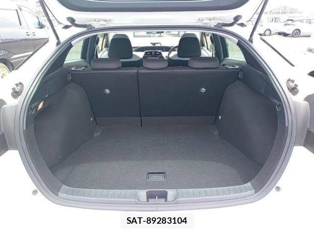 Toyota PRIUS 2019-08 8435273-7
