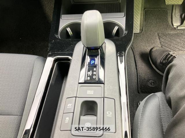 Toyota PRIUS 2023-07 8435288-17
