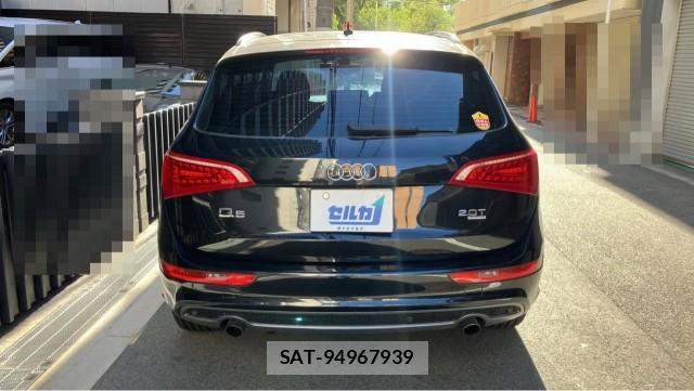 Audi Q5 2010-10 8434717-1