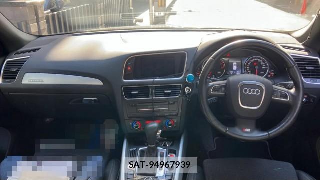 Audi Q5 2010-10 8434717-2