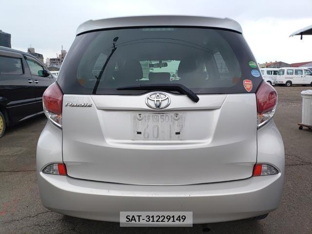 Toyota RACTIS 2015-08 8435266-1