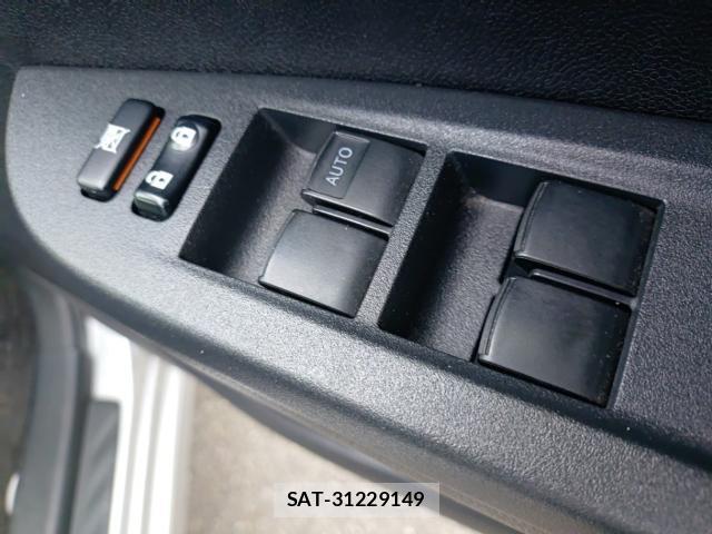 Toyota RACTIS 2015-08 8435266-13