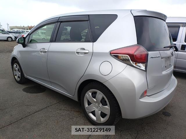 Toyota RACTIS 2015-08 8435266-5