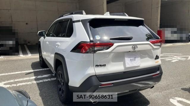 Toyota RAV4 2022-05 8434704-12