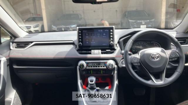 Toyota RAV4 2022-05 8434704-2