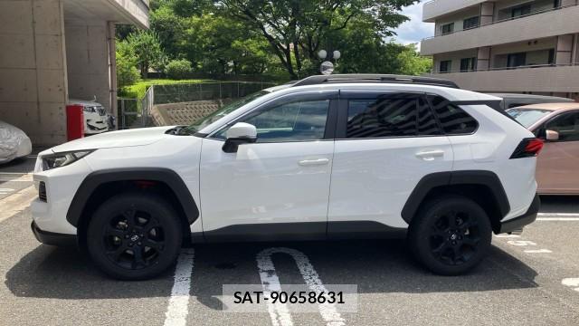Toyota RAV4 2022-05 8434704-3