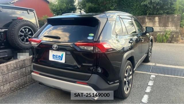 Toyota RAV4 2020-03 8434735-12