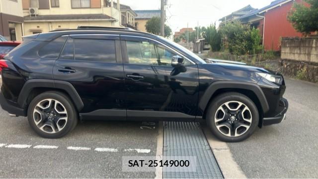 Toyota RAV4 2020-03 8434735-3