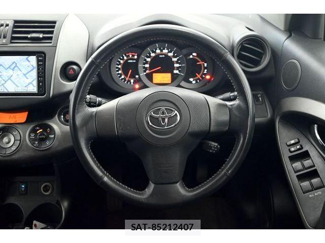 Toyota RAV4 2008-10 8435093-17