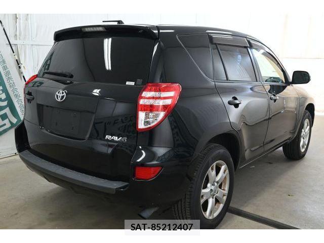 Toyota RAV4 2008-10 8435093-2
