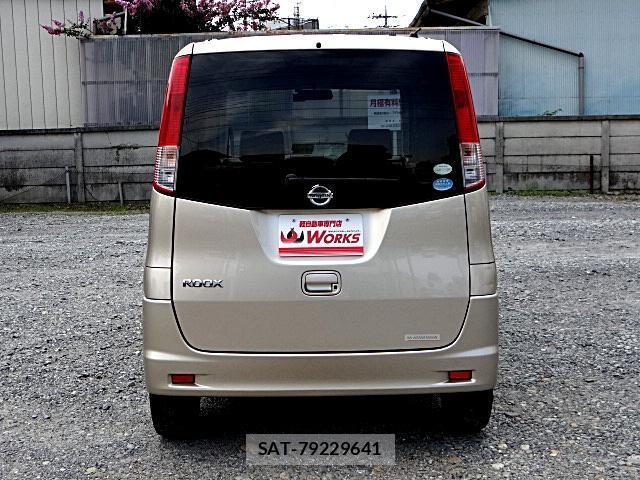 Nissan ROOX 2012-01 8435253-9