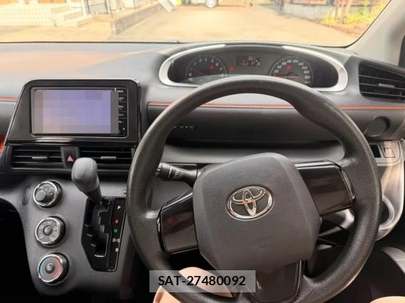 Toyota SIENTA 2016-07 8434728-14