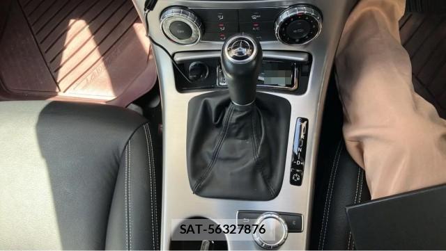 Mercedes Benz SLK 2011-07 8434632-14