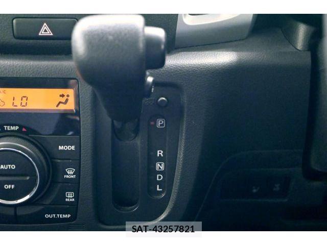 Suzuki SPACIA 2015-06 8435095-19