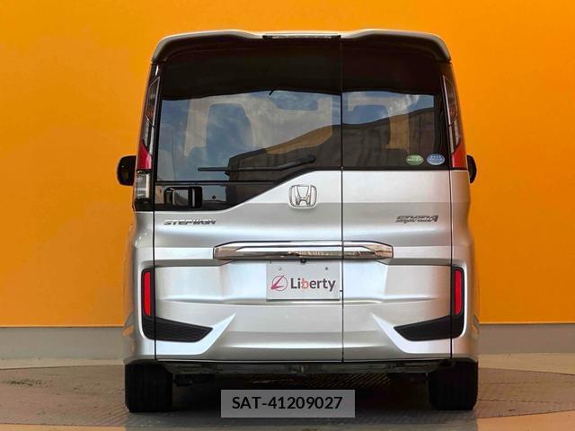 Honda e 2017-09 8434834-3