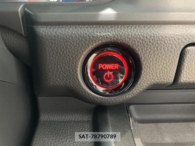 Honda e 2023-11 8435130-8