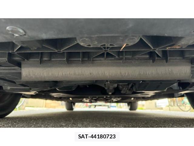 Nissan TIIDA 2010 8434305-10