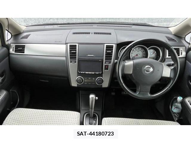 Nissan TIIDA 2010 8434305-5