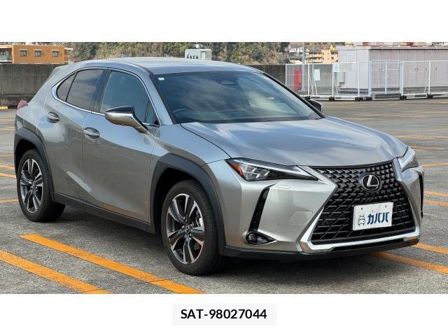 Lexus UX 2024 8434476-14